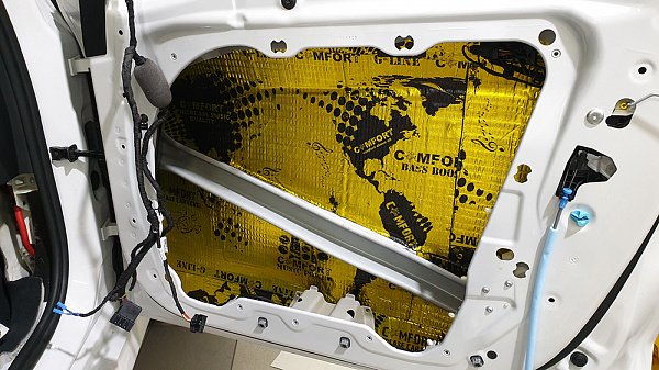 Шумоизоляция дверей BMW X5 G05 2019